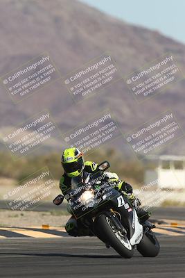 media/Oct-30-2025-Racers Edge (Thu) [[dabbdaf680]]/3-B Group/Session 2 (Turn 14)/